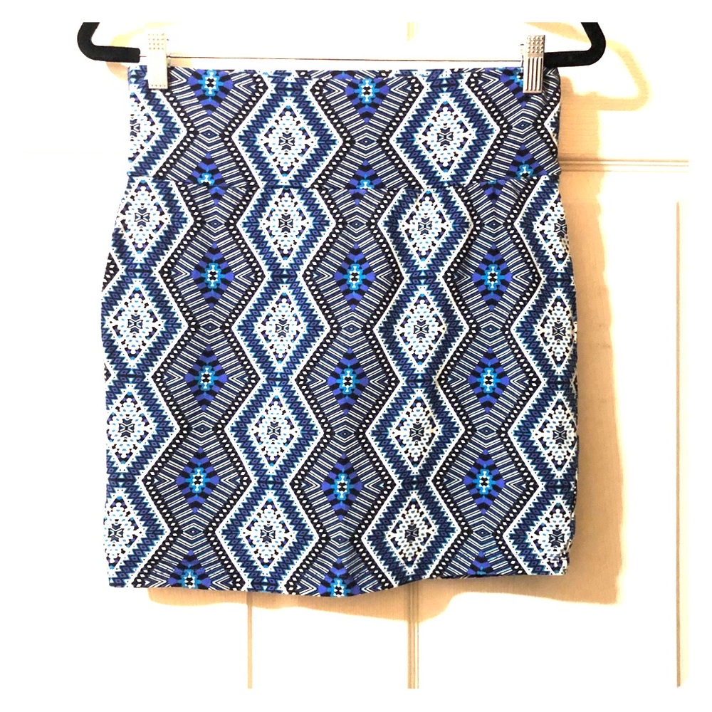 Charlotte Russe Printed Mini Skirt SIZE: LARGE